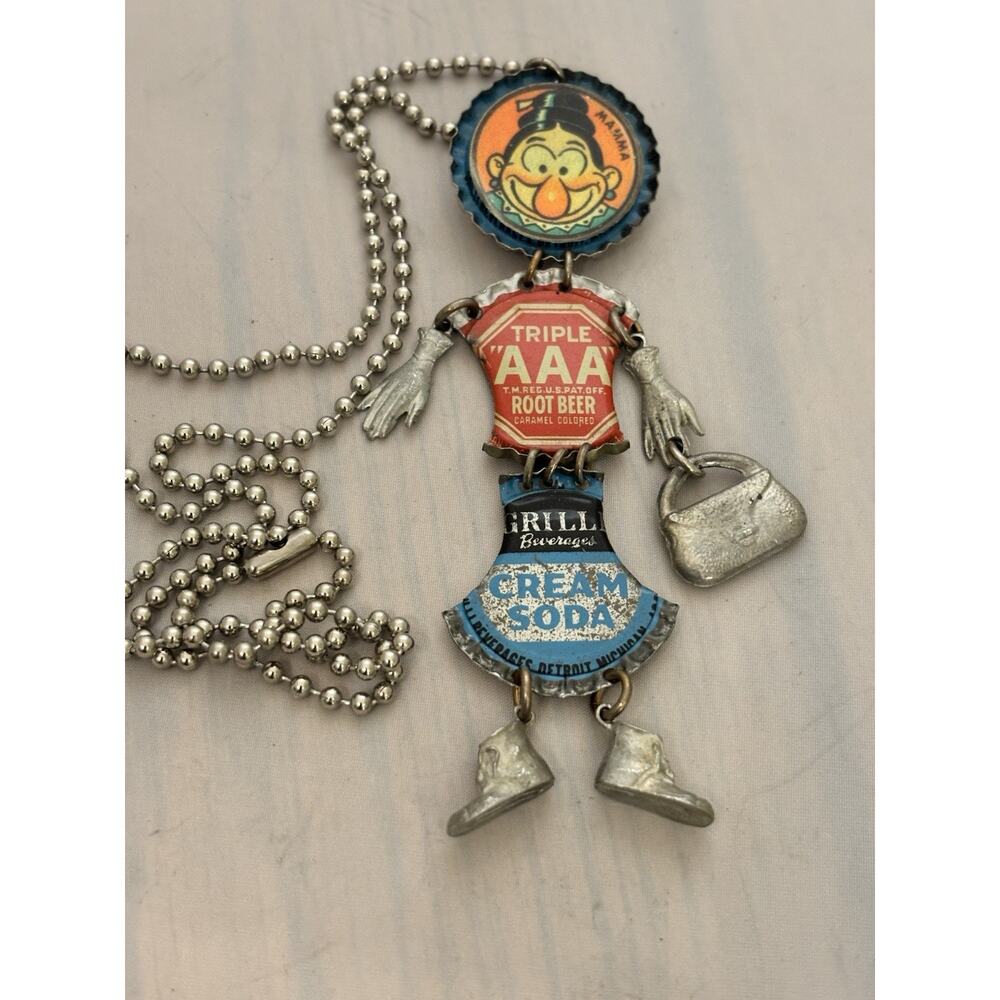 JANET COOPER VINTAGE BOTTLE CAP MAMMA KATZENJAMMER DOLL PIN/PENDENT NECKLACE